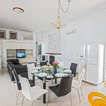 Villa Holiday Ch